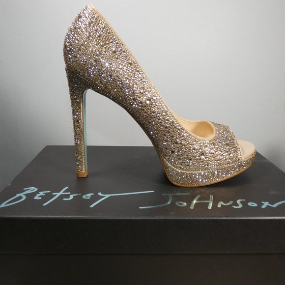 NiB SPARKLING Betsey Johnson Dane Peep Toe Pump, Light Gold, 9.5 - Picture 5 of 13